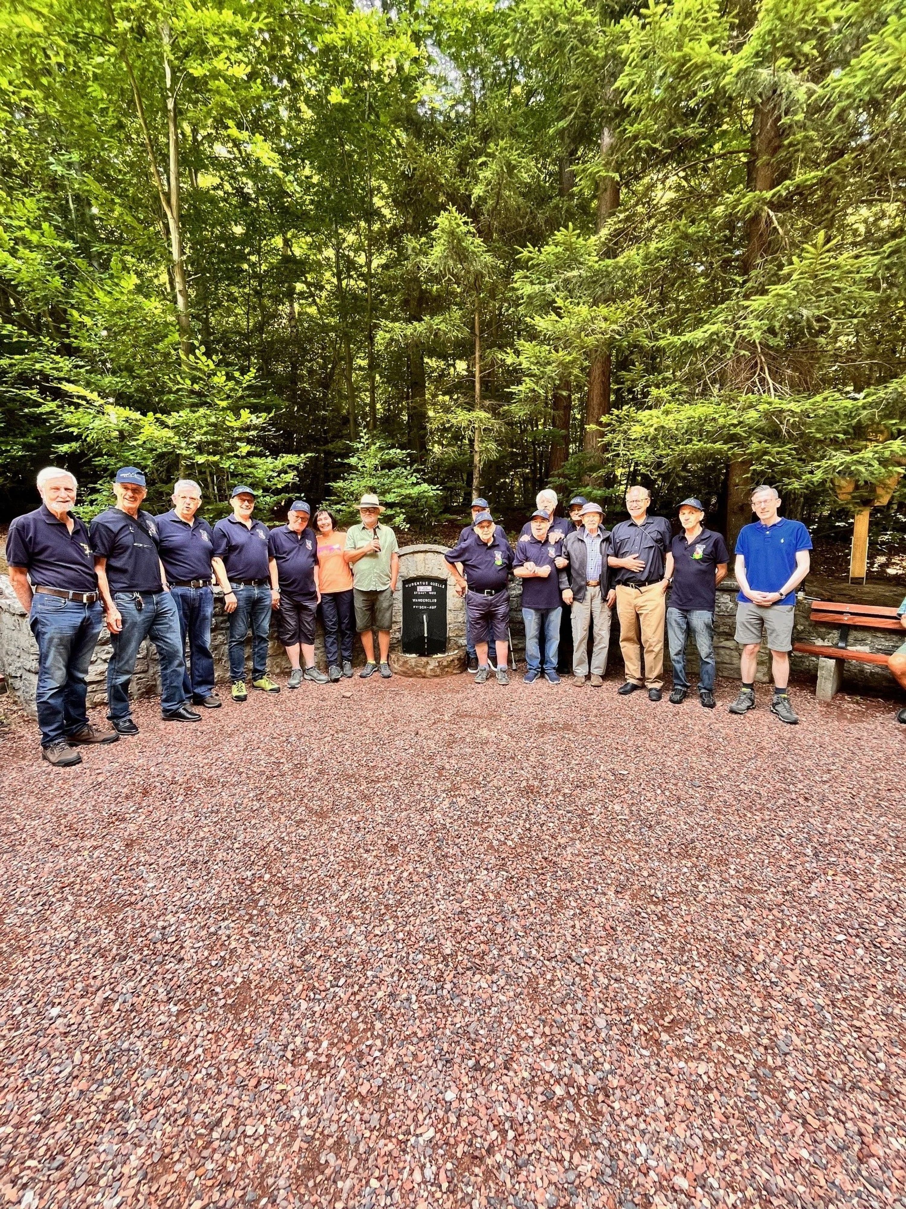 100 Jahre Hubertusbrunnen: Sanierung und Feier im Wald