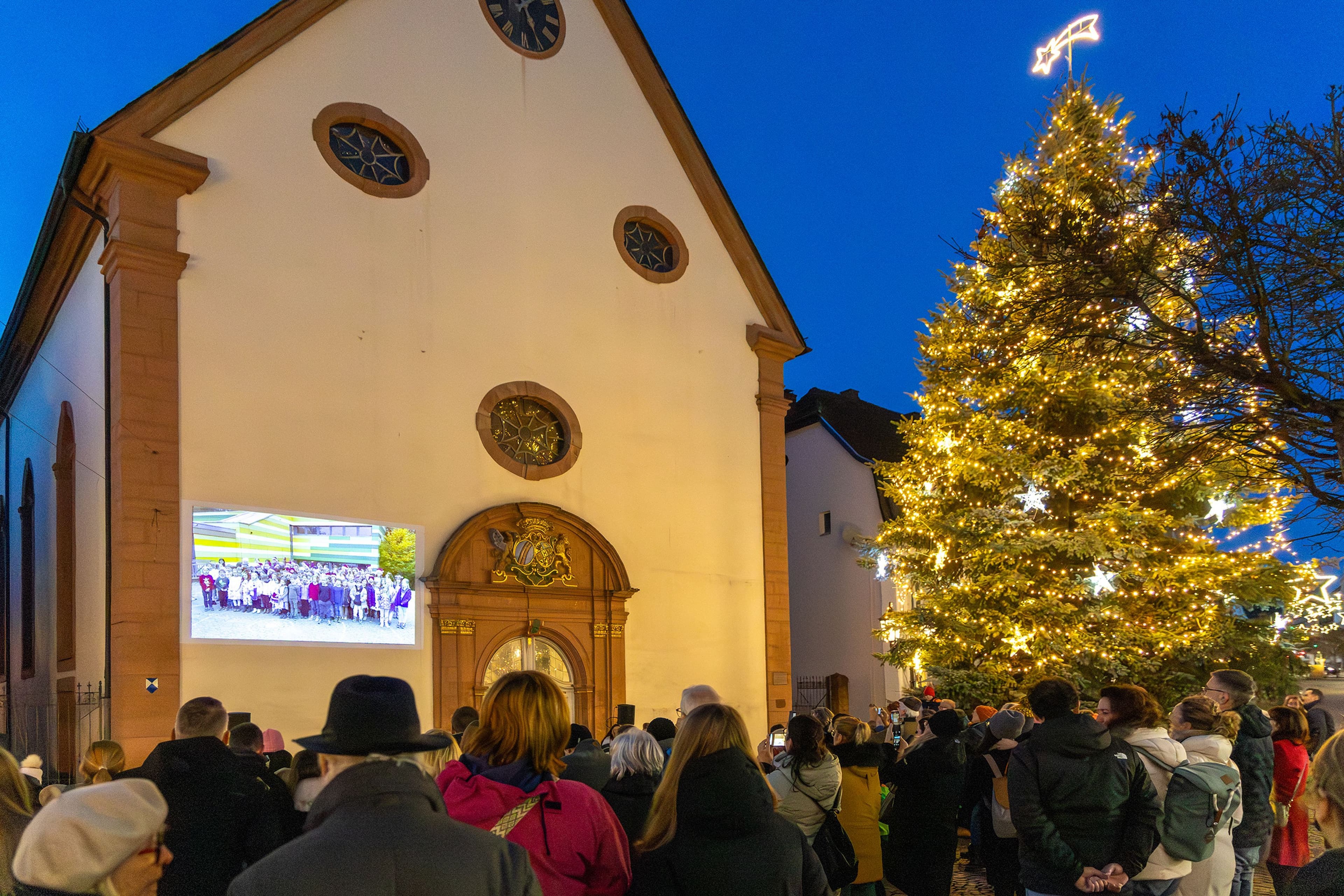Digitaler Adventskalender endet mit großer Abschlussvorführung