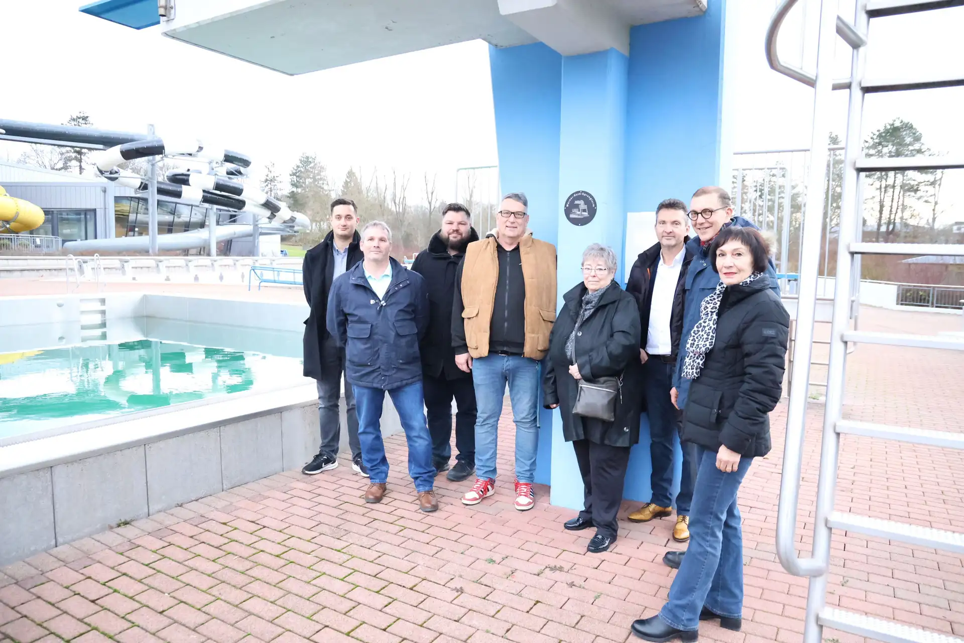 Sprungturm erhält neuen Namen