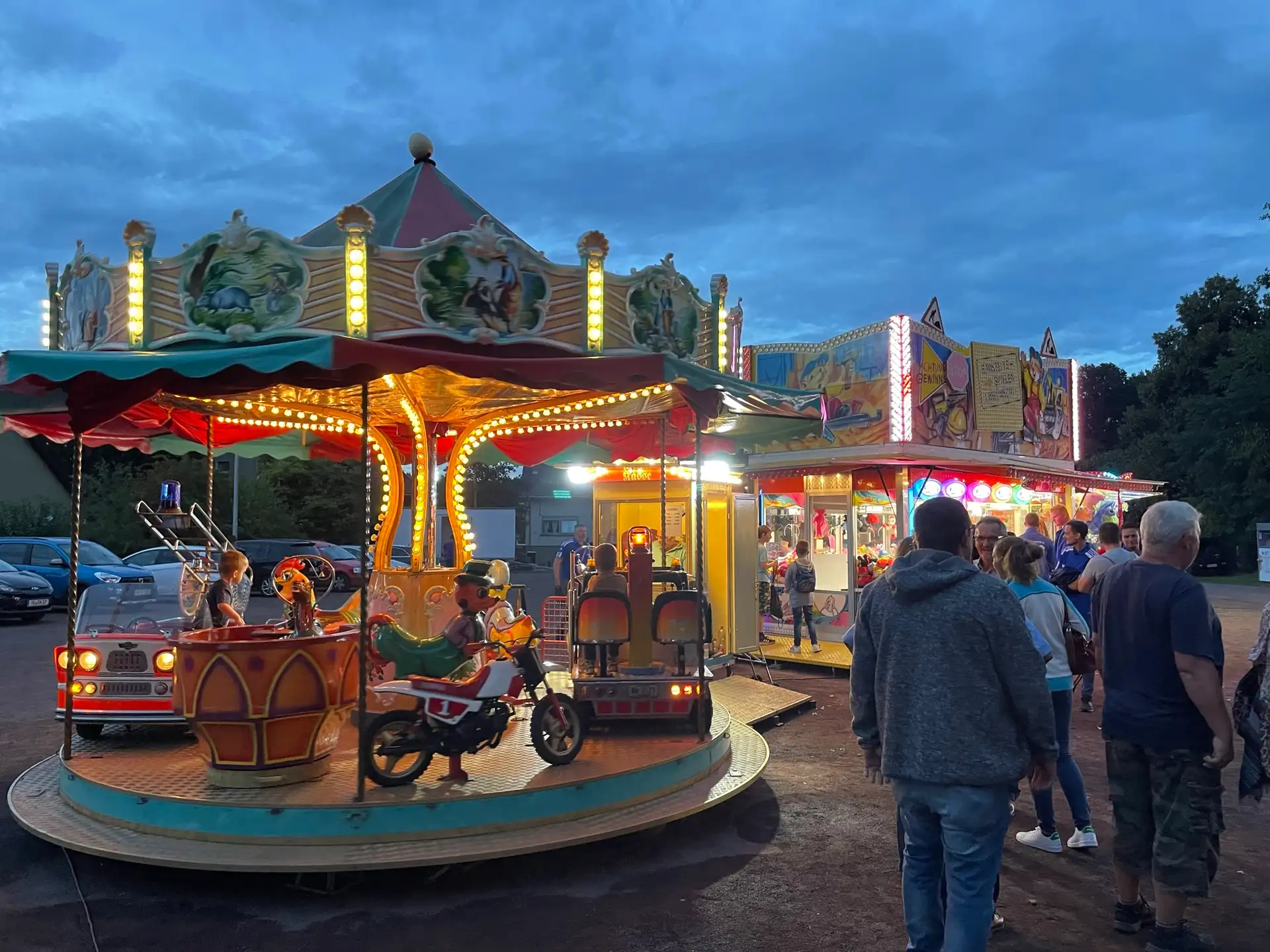 Impression der Lauterbacher Kirmes auf dem Glashüttenplatz.