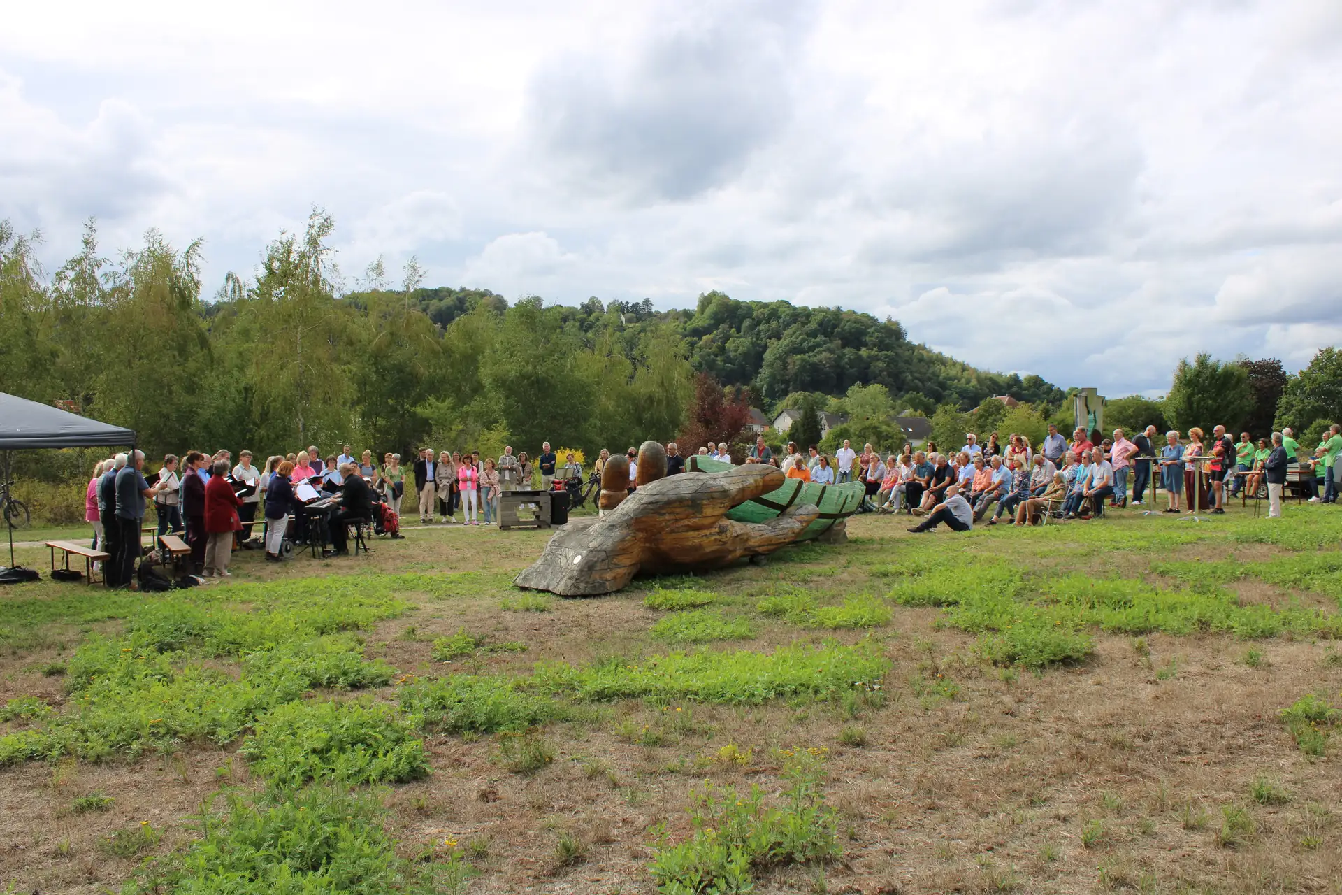 „Glasarche 3“ am Skulpturenweg beim Römermuseum in Homburg-Schwarzenacker eröffnet
