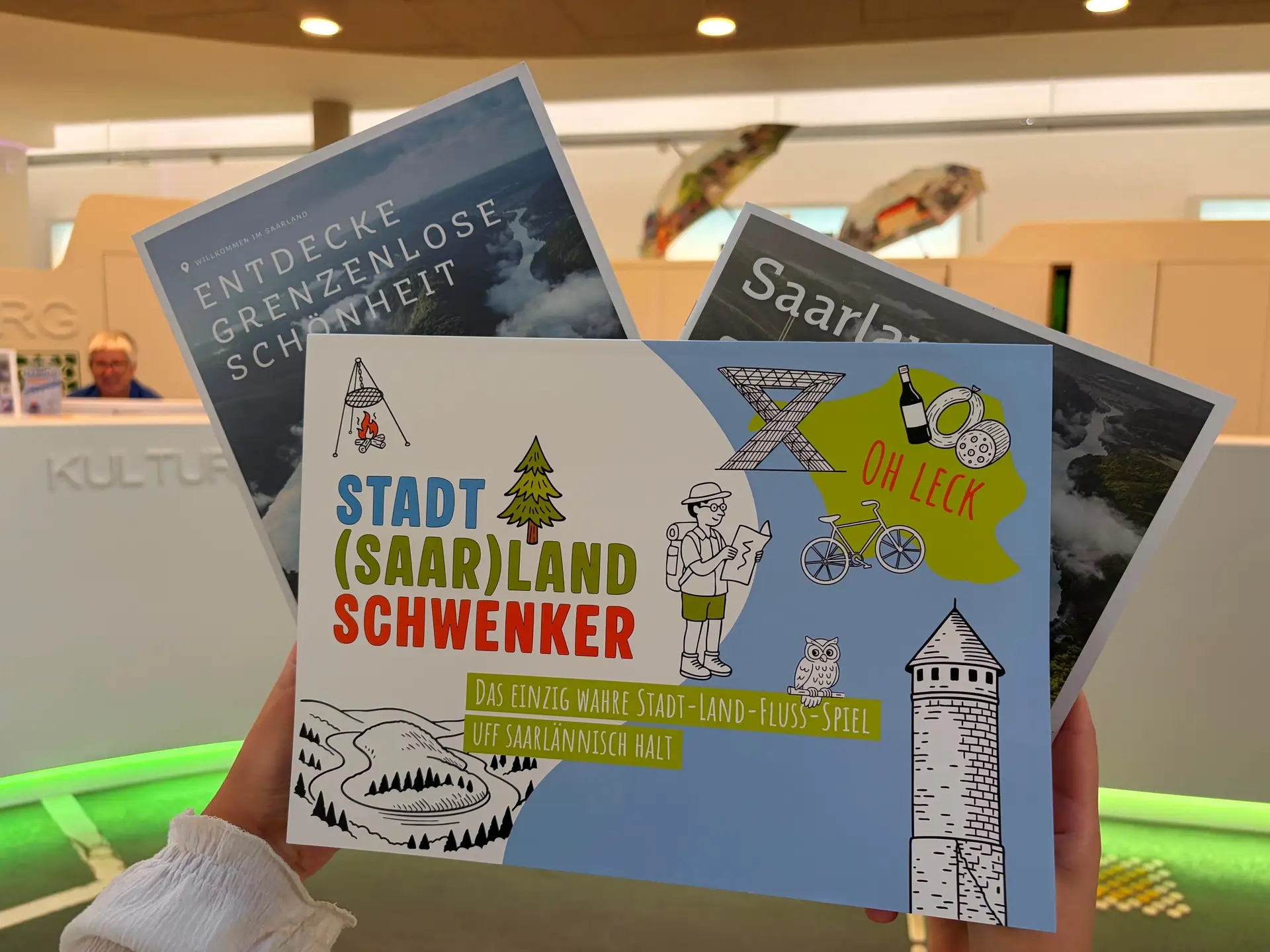 „Stadt-(Saar)Land-Schwenker“ in der Tourist-Info Homburg erhältlich