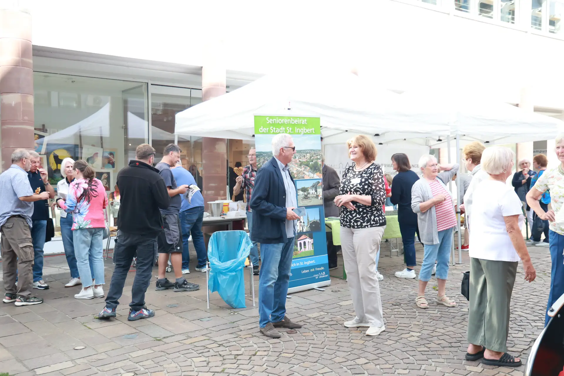 Der Memory Walk informiert Angehörige und Betroffene über die Krankheit Demenz und baut Berührungsängste ab.