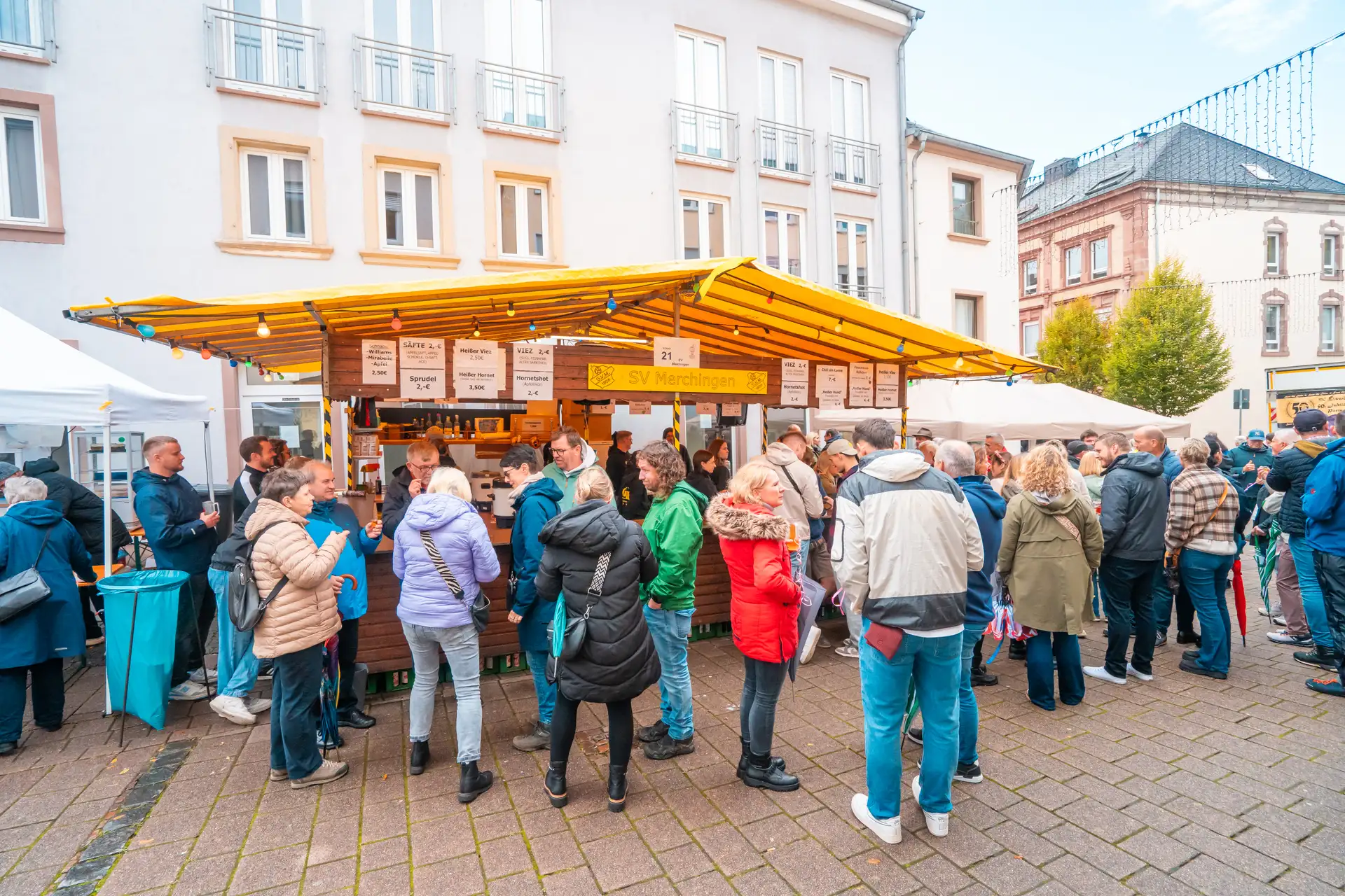 Oktober zum Feiern in die Innenstadt ein“.